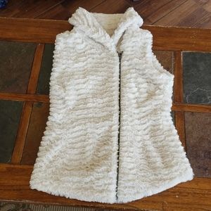 Patagoina faux fleece vest women’s L